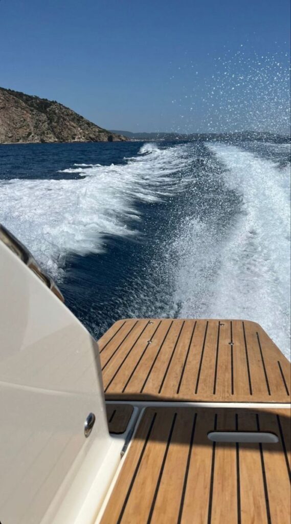 Rent a Boat Mykonos from Ornos