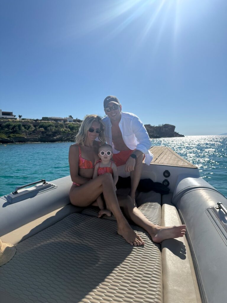 boat tour Mykonos for family